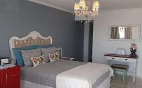 Pousada Cris Garden Bed&Breakfast